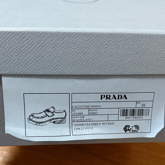 Prada Black Leather Loafers Logo Classic Chunky Sole Size 38 / US 8 - Picture 3 of 4